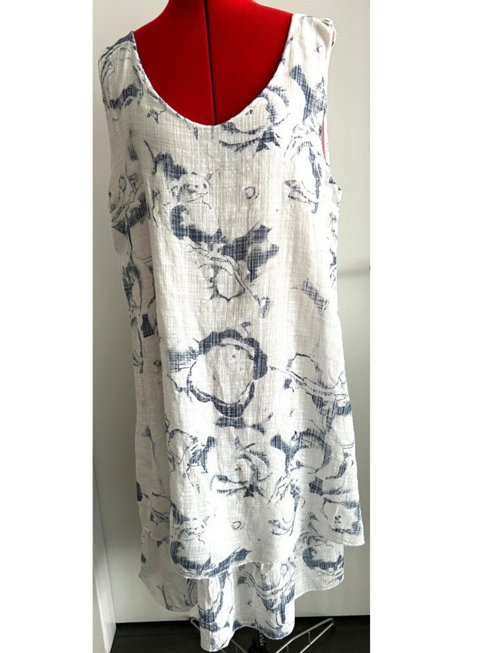 White Linen / Viscose Dress with Blue Print Sz L/XL